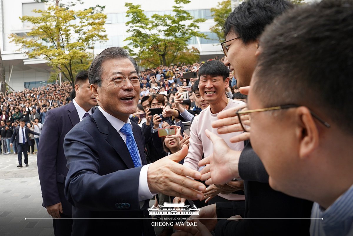 TheBlueHouseKR tweet picture