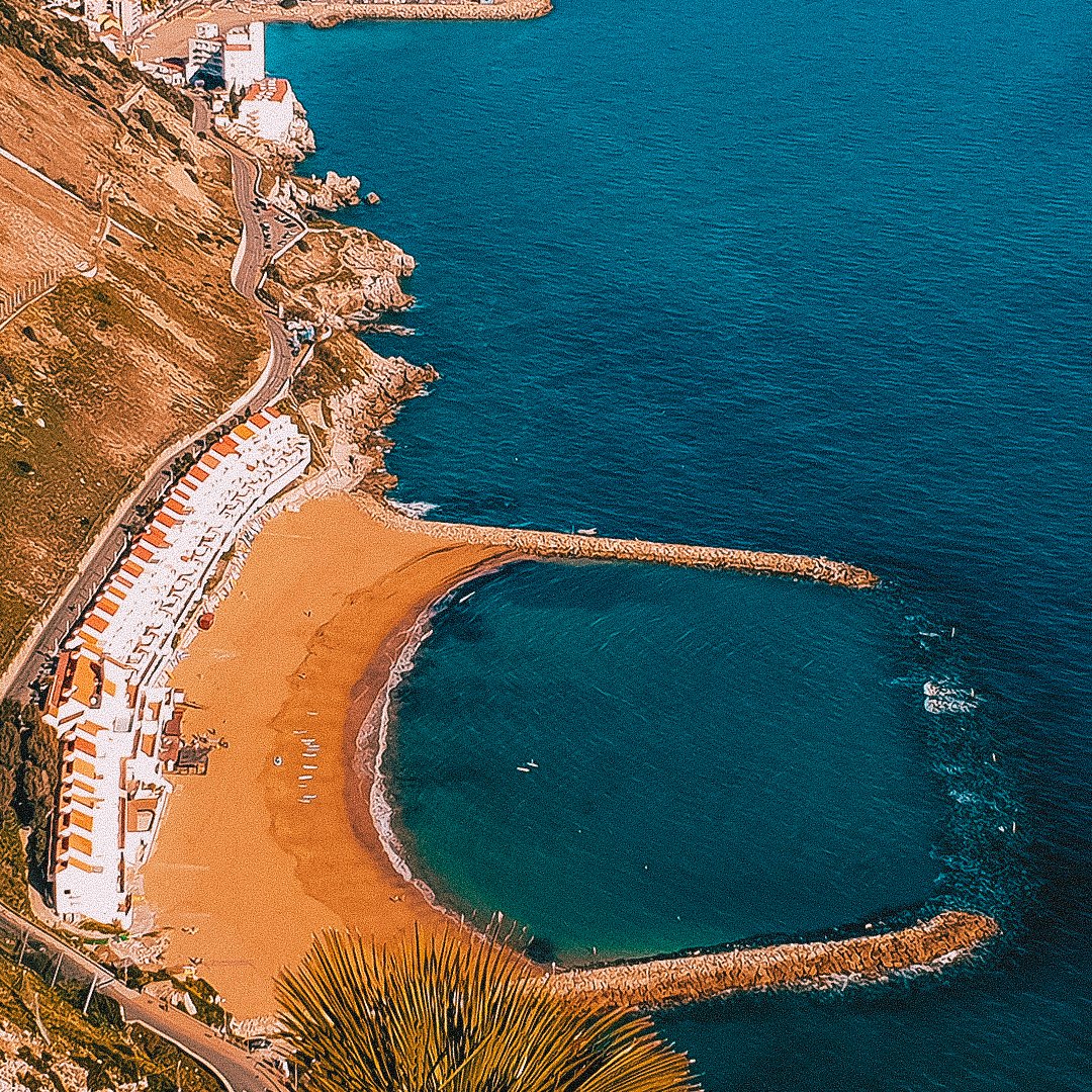 It took approximately 50,000 tons of imported sand to recreate and resurrect this little patch of paradise. If you're looking for some thrill then pop by on the weekends for some Stand Up Paddle Board. #VisitGibraltar #Gibraltar