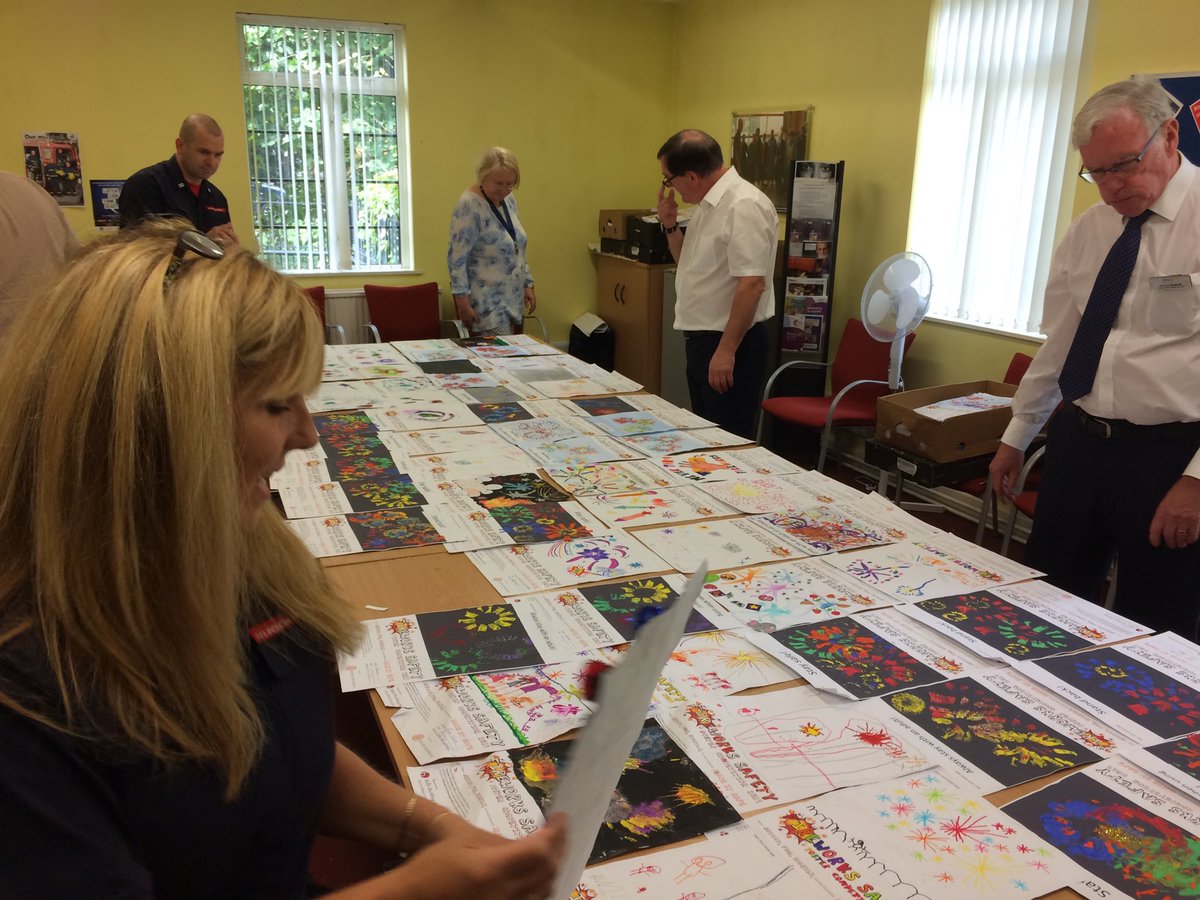 Judging is underway on children’s firework safety poster competition. 

Thousands of wonderful creations to look at: it could be a long morning!

⁦Thanks to Deputy Mayor ⁦<a href="/CllrMandaRigby/">Manda Rigby</a>⁩ for helping out.