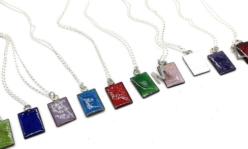 IJDDteam's tweet photo. ๐SPOTLIGHT๐#IJDD is about championing independent designers. We're shining the spotlight on @MaisyPlum2!
.
Maisy Plum makes contemporary enamel jewellery, in bright bold colours. Founder Jo Pearce loves to explore the possibilities of colour on copper and sterling silver. https://t.co/aooe0Jt4if