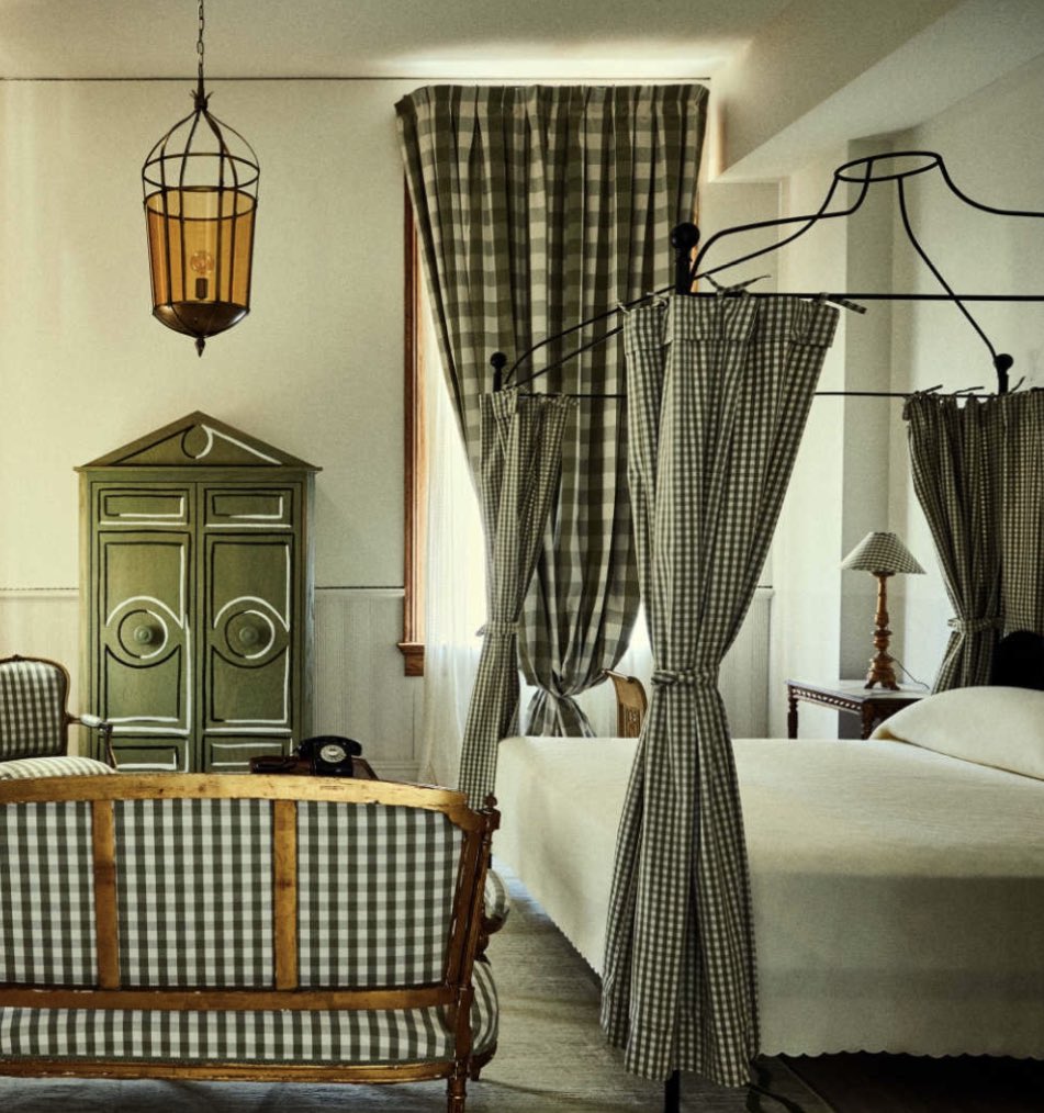 Having a #tbt moment to when we built 60-something beds for a hotel project.
#beardedweldersofinstagram #luxury #fallvibes #custombed #handmade #interiordesign #beautifulspaces #luxuryhotels #followyournola #metalfabrication #interiorinspiration #southerncharm