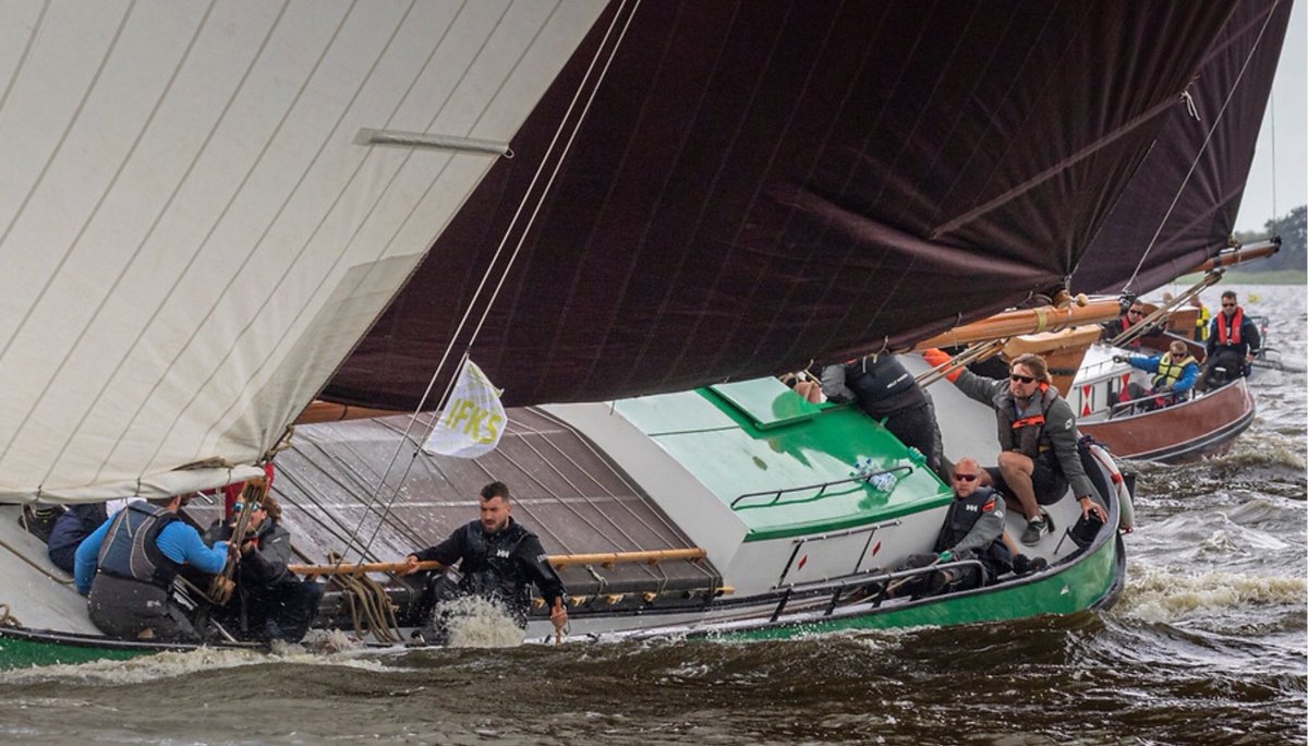 skutsjeUT's tweet photo. Laatste racedag 2019! #heeg #ifks19 #slotwedstrijd https://t.co/RMJkYUadXU