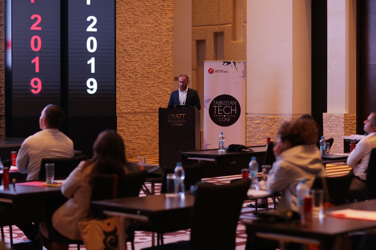 CentralAsiaOUG's tweet photo. #GroundbreakersTour EMEA #Dushanbe #Tajikistan #techconftj Tim Graves is conducting a session called ''Microservices on Kubernetes and Autonomous Databases'.At same time in a parallel room @KamranAgayev is talking about ''Move your Data Warehouse to Oracle Big Data Cloud Service' https://t.co/XUscClbxaV
