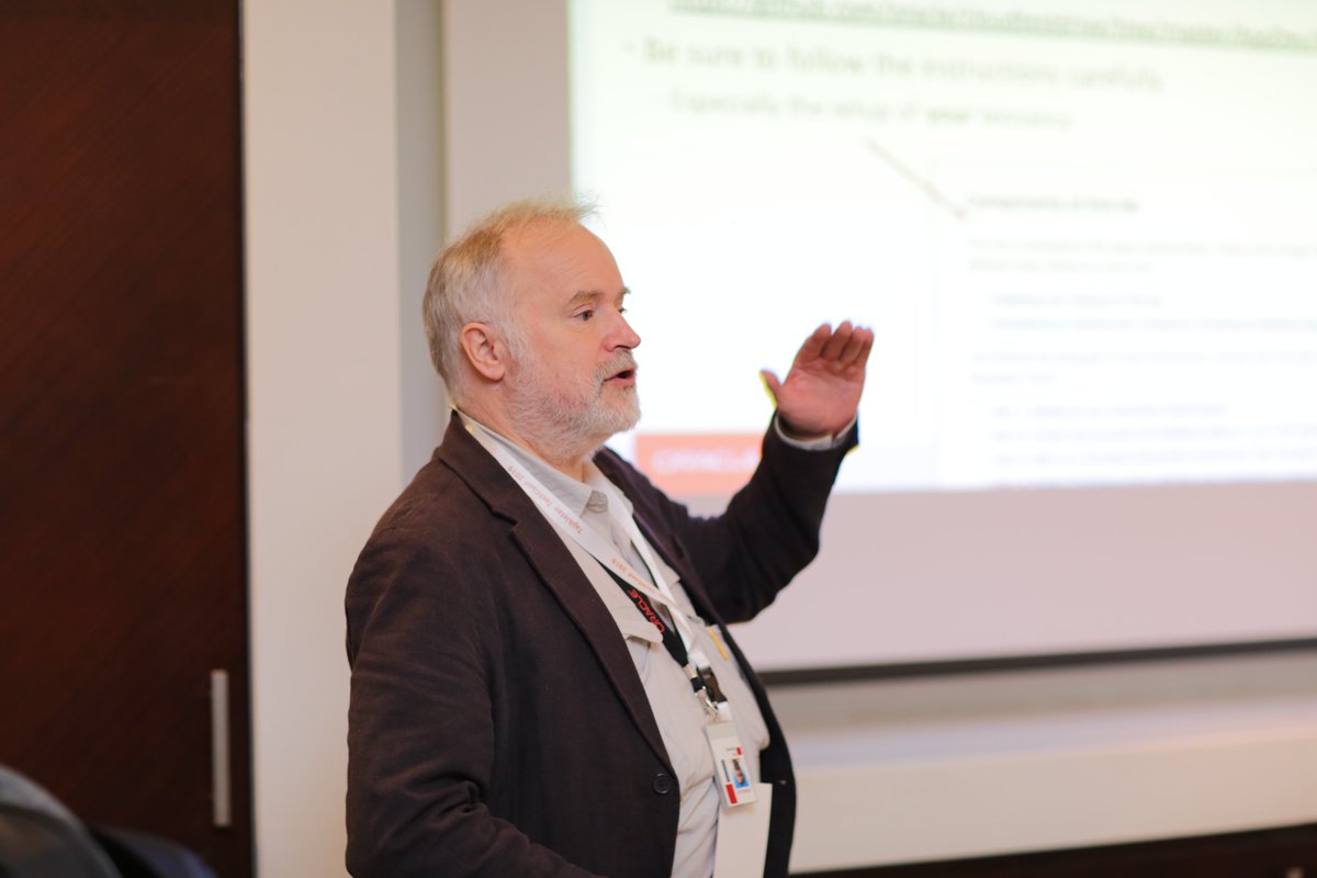 CentralAsiaOUG's tweet photo. #GroundbreakersTour EMEA #Dushanbe #Tajikistan #techconftj Tim Graves is conducting a session called ''Microservices on Kubernetes and Autonomous Databases'.At same time in a parallel room @KamranAgayev is talking about ''Move your Data Warehouse to Oracle Big Data Cloud Service' https://t.co/XUscClbxaV