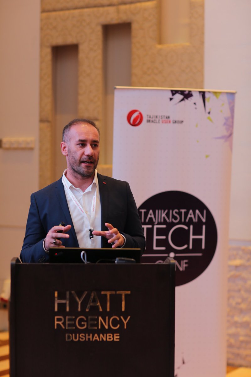 CentralAsiaOUG's tweet photo. #GroundbreakersTour EMEA #Dushanbe #Tajikistan #techconftj Tim Graves is conducting a session called ''Microservices on Kubernetes and Autonomous Databases'.At same time in a parallel room @KamranAgayev is talking about ''Move your Data Warehouse to Oracle Big Data Cloud Service' https://t.co/XUscClbxaV