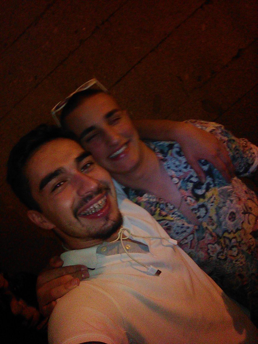 eu e o meu melhor amigo, estamos felizes!       

postado pelo meu nokia.