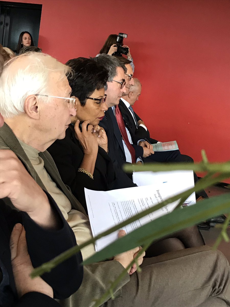 DenekenMichel's tweet photo. Inauguration de Isis-2 @unistra @CNRS @strasbourg @regiongrandest avec 3 @NobelPrize #Schrock #Lehn #Hoffmann, avec Ebbessen, prix #Kavli et #Hoveyda #Mogba. Ici, la force centripète est permanente, le génie de l’intelligence est humaine. La #chimie, au service de l’humanité ! https://t.co/CzDADEEkjq