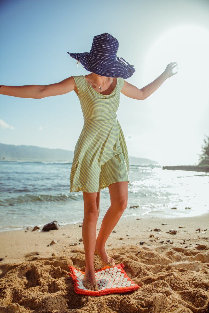 Spoonk Acupressure mat is your personal massage therapist. Stand on it or lay on it for 10 min a day to 
take that pain away, energize your body in the morning, relieve tension for a better start to your day. 

#Health #selfcare #acupuncture #massage #energy #WorldMentalHealthDay
