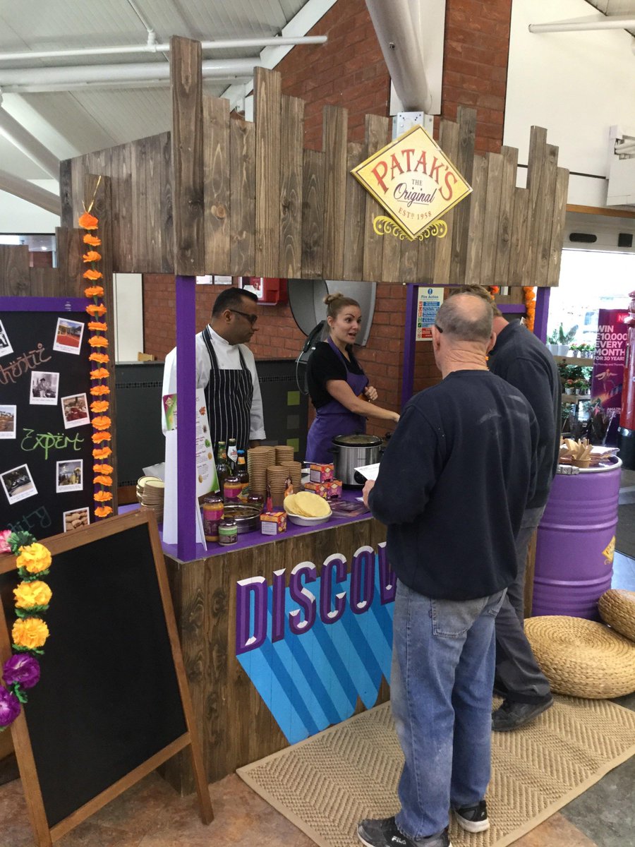 Kapil &amp; Kelsey are hosting a #NationalCurryWeek <a href="/PataksUK/">Patak's UK</a> #tasting at your #Knutsford store right now - pop in for a try! How awesome does their tasting station look? 🌶️ <a href="/supportcurry/">National Curry Week</a>