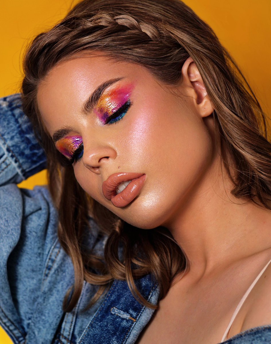 Makeup Obsession Twitterissä: "Who's bought something from the #MakeupObsessionXRady collection?? Comment below 👇🏾 Rady wears the Daydream palette &amp; shades from the Moonlight side of the double Sunlight/ Moonlight highlight
