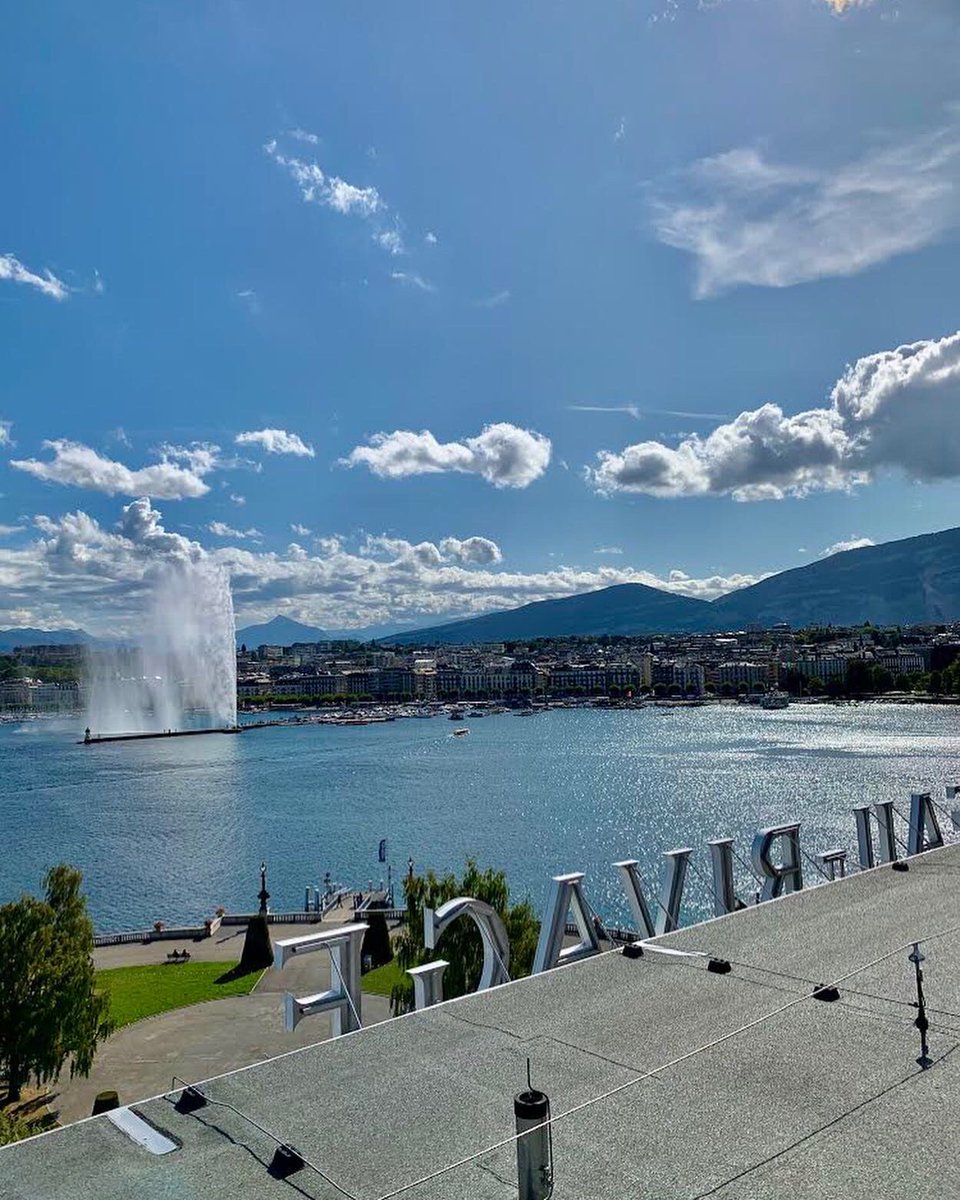 Located on the picturesque📸 Lake Geneva, the landmark <a href="/HotelBeauRivage/">Beau-Rivage</a> is a timeless hotel⏱Family-owned since 1865, we felt its rich tradition &amp; history the moment we stepped inside. The rooftop terrace is also available for private events🍸 #pkslist #800daysaroundtheworld