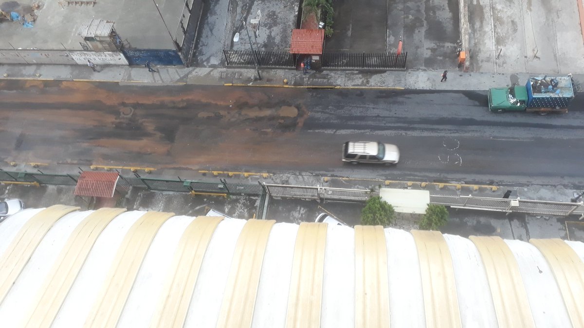 Christianpv85's tweet photo. @HIDROCAPITALca tubería rota calle b de los ruices. URGENTE https://t.co/lqQdferODy