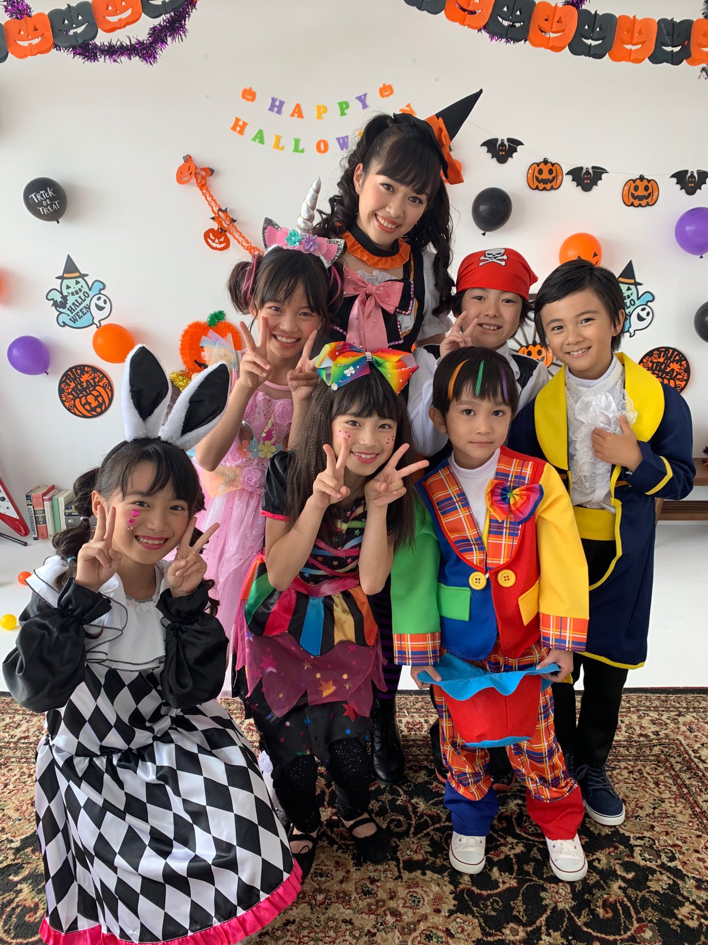 功績大 グミチョコパンプキン Mv バックダンサーにも注目 日日美少女