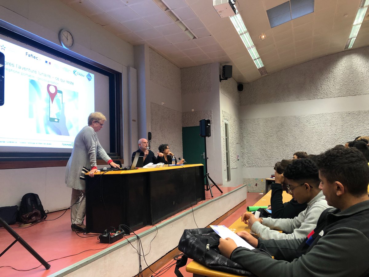 ConceptdAvenirs's tweet image. “Si aujourd’hui vous pouvez utiliser les réseaux sociaux ou jouer à Fortnite, c’est grâce à la conquête spatiale ! Et les innovations continuent : cette conquête est toujours d&apos;actualité.” #SavanteBanlieue #FemmesTech @univ_paris13 @FederationCINOV @FeteScience