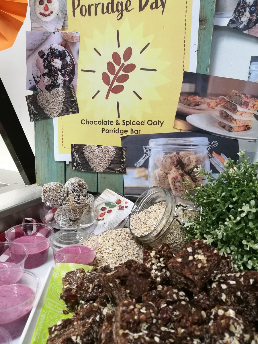 RHSBCatering's tweet photo. Come and celebrate #WorldPorridgeDay with us! We've got it all - smoothies, energy balls &amp; porridge bars...nom noms @RoyalHighBath @VegaPatricia16 @bev_lusty @holroydhowe https://t.co/YaCh0lJfiZ