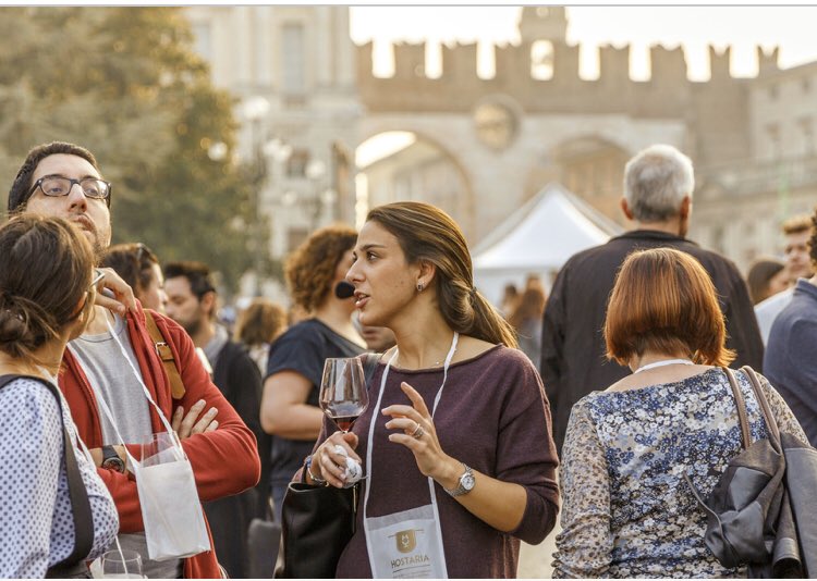 Da domani vi aspettiamo a Hostaria Verona 2019 - Il Festival del Vino ecco alcune cose che dovete necessariamente sapere: PREVENDITA fino alle 12 di venerdì 11 ottobre, il sito a cui acquistare i biglietti è sempre 🌐 hostariaverona.com