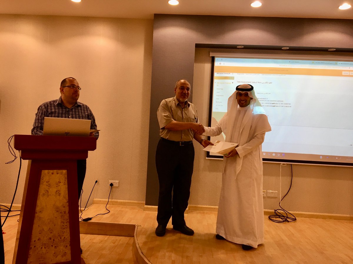 TUELIT's tweet photo. @MaharatLearn كل الشكر والتقدير للتنمية المهنية بعمادة التطوير الجامعي على التعاون والتنسيق الرائع في إخراج البرنامج بشكل يليق بـ #جامعة_الطائف https://t.co/7dzHL2RMzD