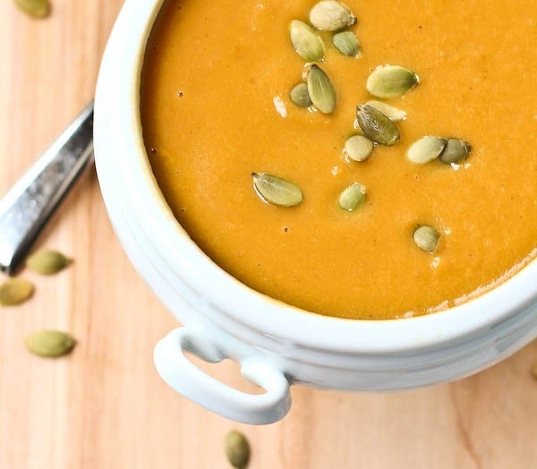 rachelcooksblog's tweet photo. This Copycat Panera Squash Soup tastes just like the original, but I made it a bit healthier! Recipe: https://t.co/H3SpgDuu5j #squashsoup #paneracopycat #panerasquashsoup #copycatrecipe #soup #fallrecipes https://t.co/edDh0gDCTd