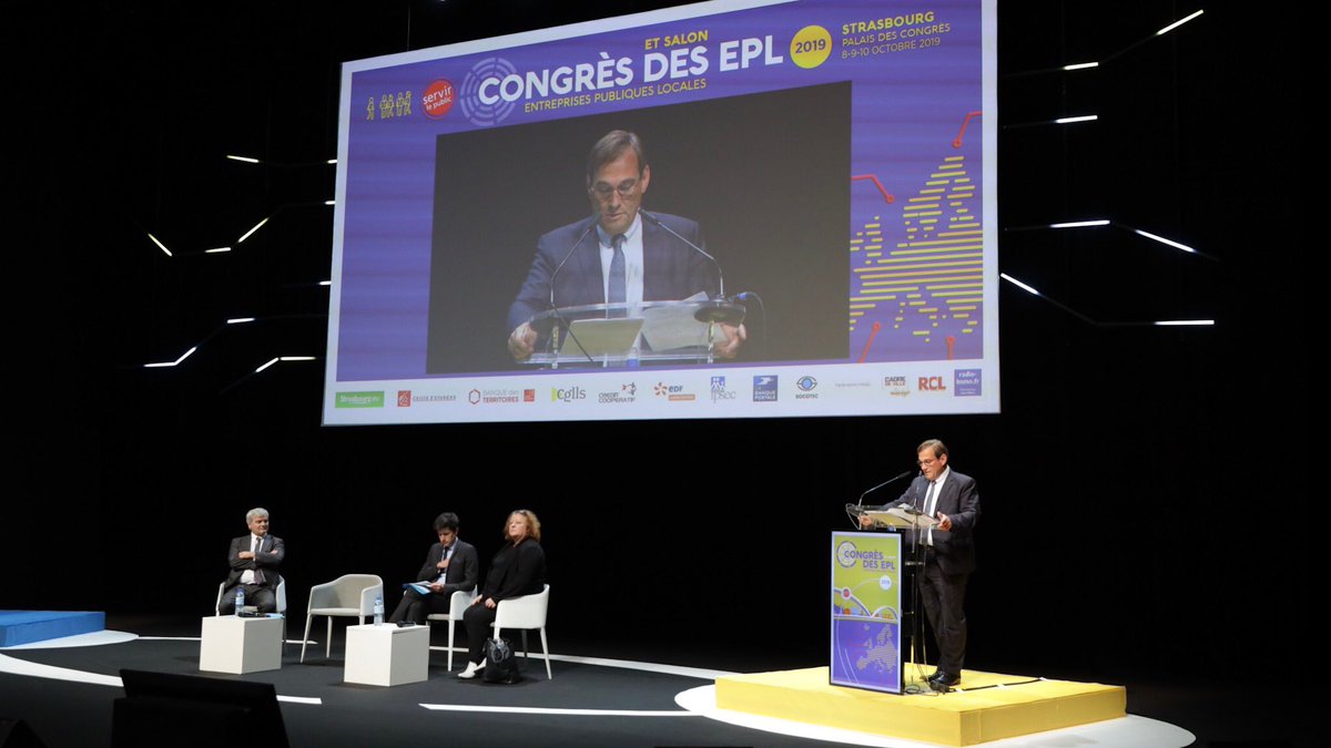 ⁦<a href="/jmsermier/">Jean-Marie SERMIER</a>⁩, député du Jura, présente le Livre blanc de l’économie mixte locale au ministre ⁦<a href="/J_Denormandie/">Julien Denormandie</a>⁩ et sollicite un entretien auprès du Premier ministre ⁦@EPhilippePM⁩ pour lui présenter l’ouvrage.#CongresEpl