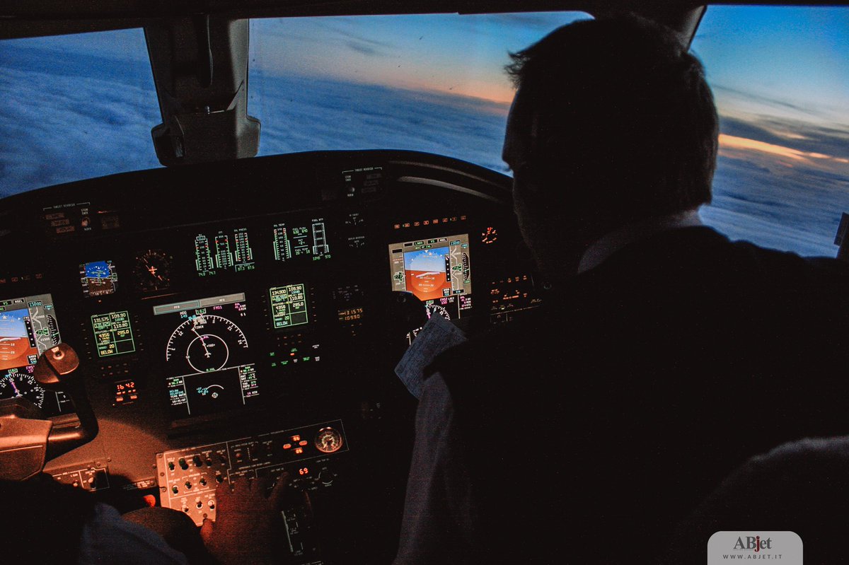 abjet_it's tweet image. Enjoy your flight with Abjet team 🛩: day or night, everytime you need it ❗️

#abjet #aliven #bombardierglobalexpress #jet #luxury #privatejet #citation #vip #lifestyle #luxurylife #businessjet #jetcharter #privatejetlife #luxurylifestyle #privateplane #private #flyprivate