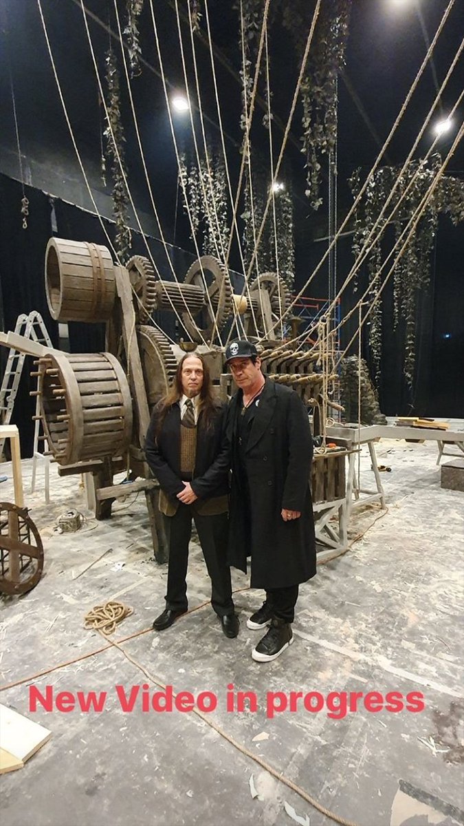 Rammstein_C_Arg's tweet photo. ¿Nuevo video de #Lindemann? Esto compartió Till Lindemann hace unos minutos en su cuenta oficial de Instagram, la cual está junto a Peter Tägtgren. 🔥 https://t.co/N6Ol9dBMDI
