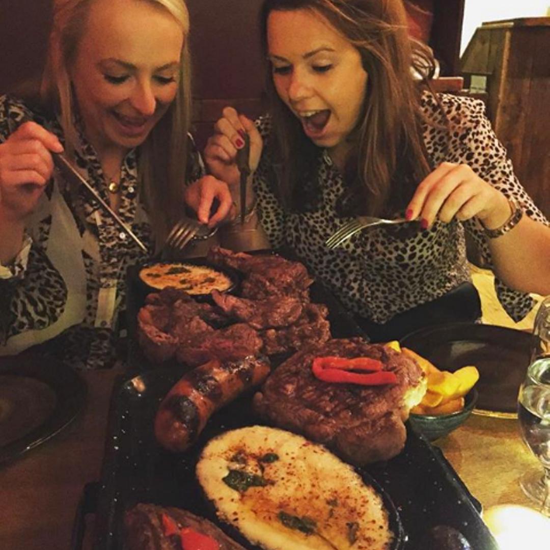 Ready,
Set,
Go!

Repost 🔁 <a href="/ollywooding/">Olly Wooding</a>
Steak!!!!! Starting the birthday celebrations early with @libby_w_1 and @luluholl