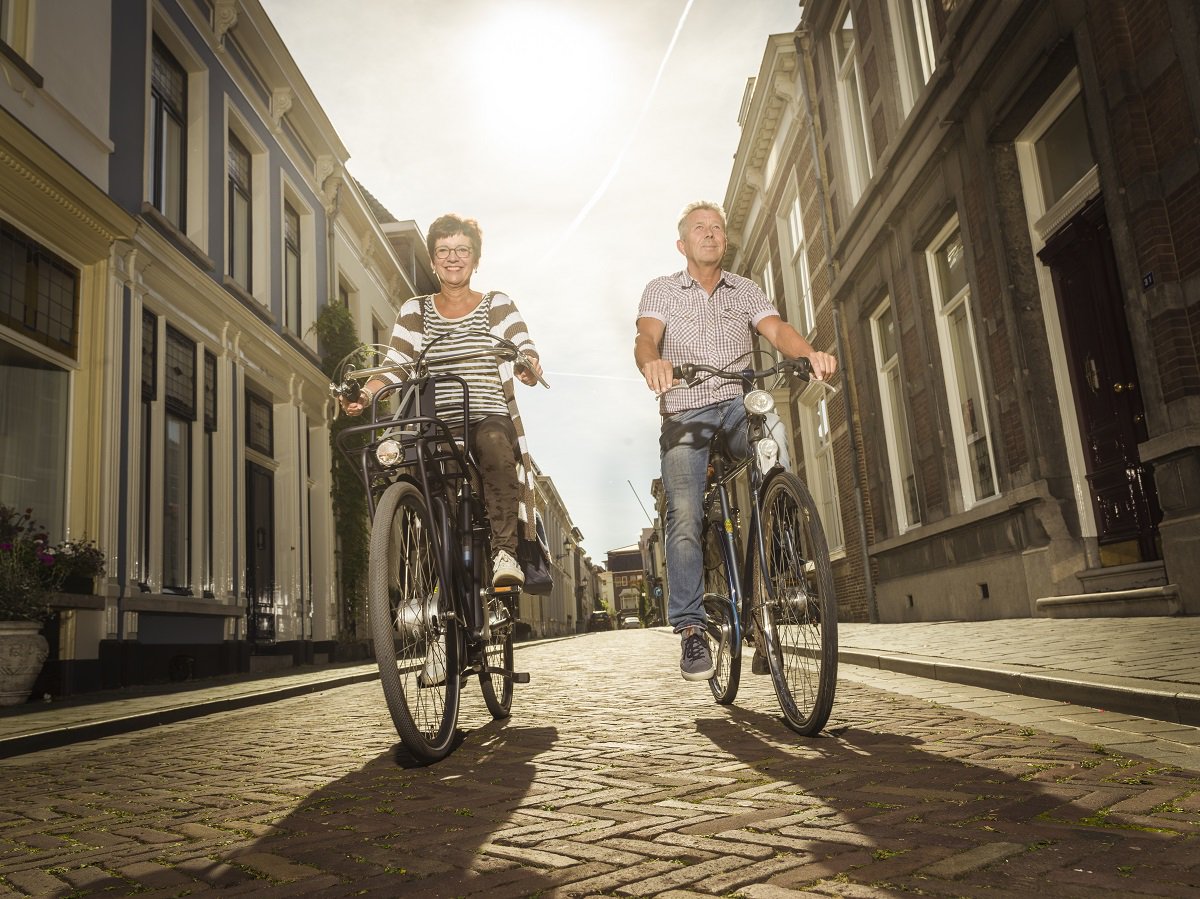 Last van je heup, knie of voet? Op 7 november organiseert de Orthopedische Kliniek Amphia met vele andere zorgverleners de heup, knie en voet markt. De markt vindt plaats bij Amphia Pasteurlaan te Oosterhout, toegang en parkeren zijn gratis. Lees meer : bit.ly/heup-knie-voet…