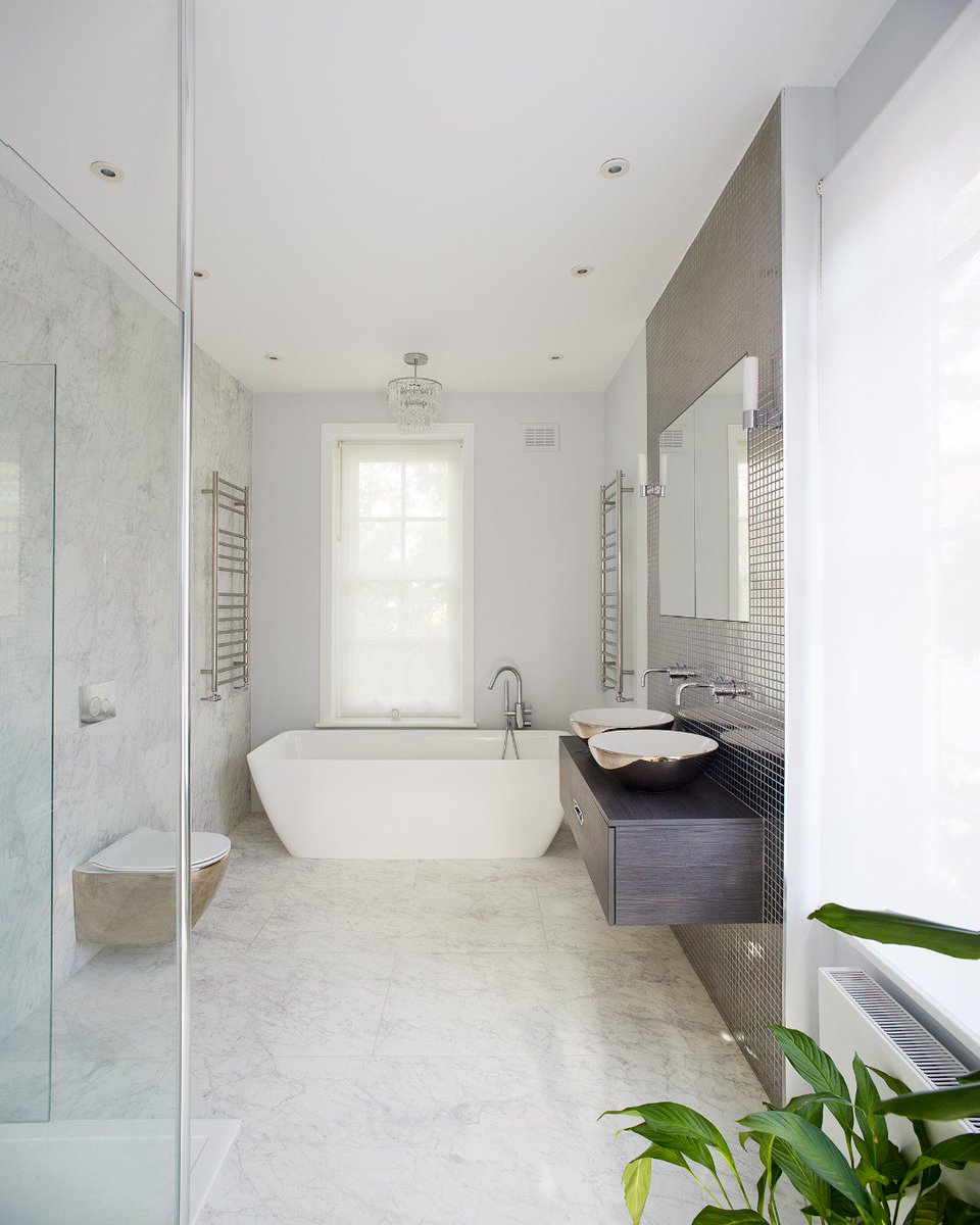 studioschubert's tweet photo. Full shot of the master bathroom! ๐soft marble and contrasting metals โจ
most products by @crosswater_uk
#studioschubert #bathroomdesign #marble #metal #interiordesign https://t.co/qYolxS5tXo