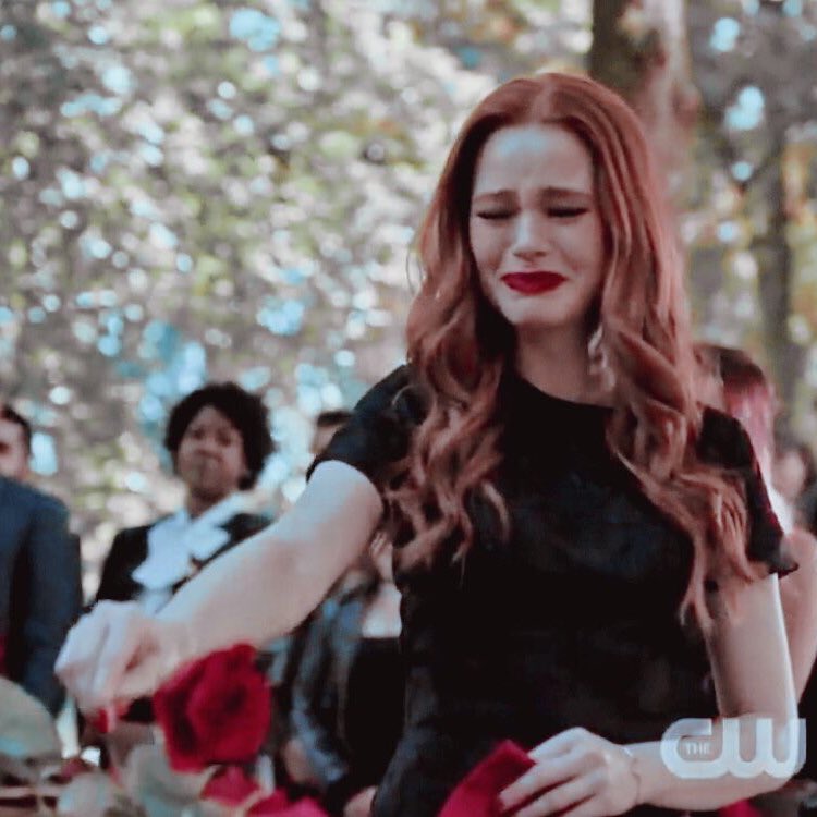 ItsChiaraPre's tweet photo. Questi non sono Archie, Jug, Betty, Veronica e Cheryl che piangono Fred

SONO KJ, COLE, LILI, CAMILA  E MADELAINE CHE PIANGONO LUKE

IL MIO CUORE NON CE LA FA #Riverdale https://t.co/U29Q5Dgojd