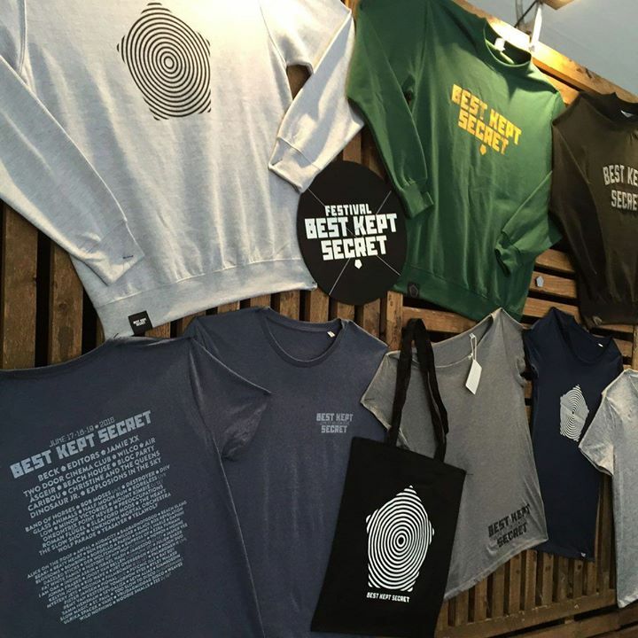 Another Happy Customer:⠀
BKS Merchandise 
⠀
.⠀
.⠀
.⠀
#BKS #blendomatic #eindhoven #eindhovencity #crewneck #crewnecksweater #tote #slipmat #ziphoodie #wearestanleystella #festivalmerchandise #merchandise #Tshirt #summerfestival ift.tt/2Mtjaz0