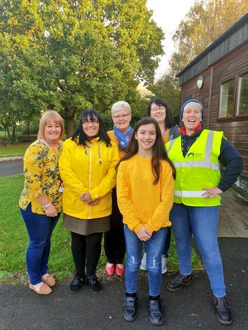 crickhowellhs's tweet image. Students and staff have raised an exceptional £1,168 for @YoungMindsUK today by doing Hello Yellow 💛 What a difference that will make for so many young people. 
Thank you 👏🏼 
#HelloYellow #WorldMentalHealthDay 
#WorldMentalHealthDay2019