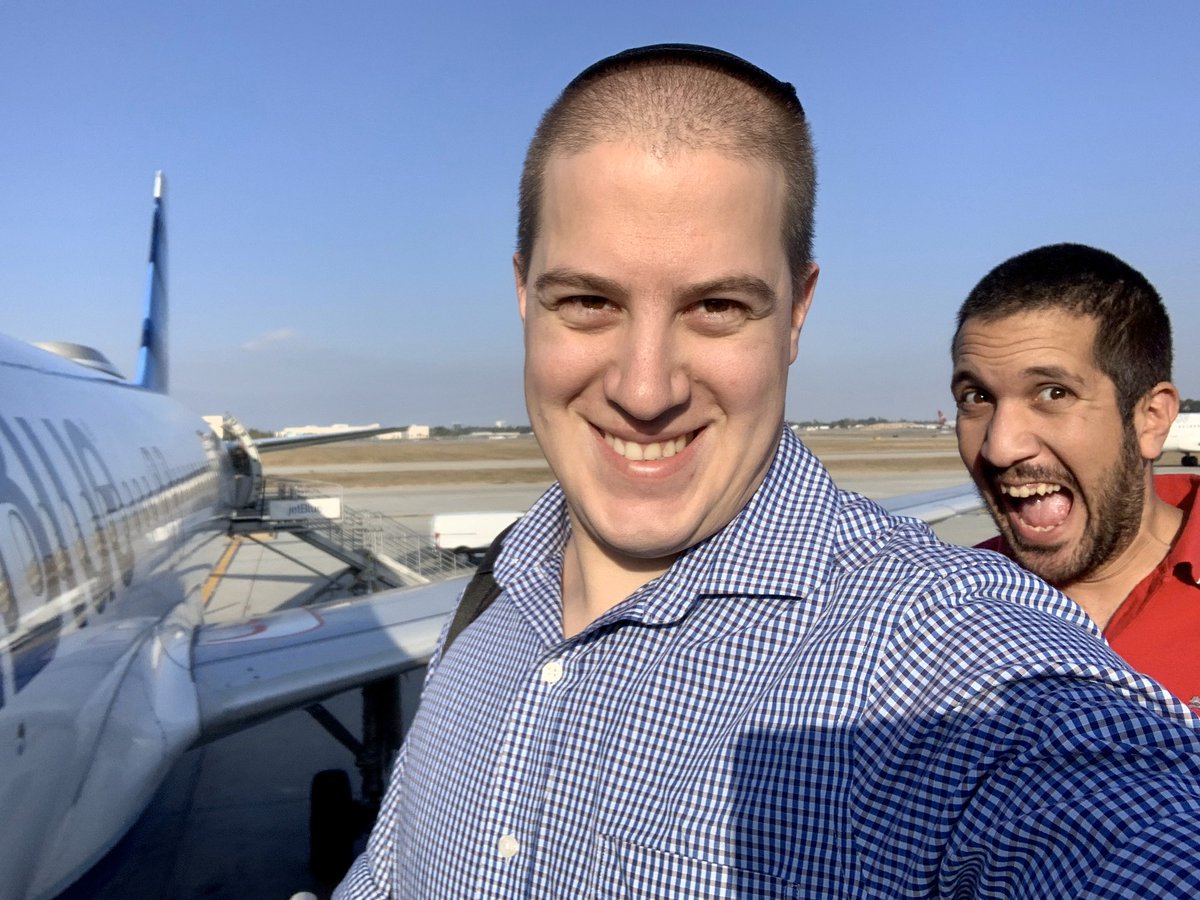 jessenowlin's tweet image. Bad photo but that’s what you get staring into the morning sun. It’s a #planeselfie!
#Upintheair #supportingITSupport #ITSupport