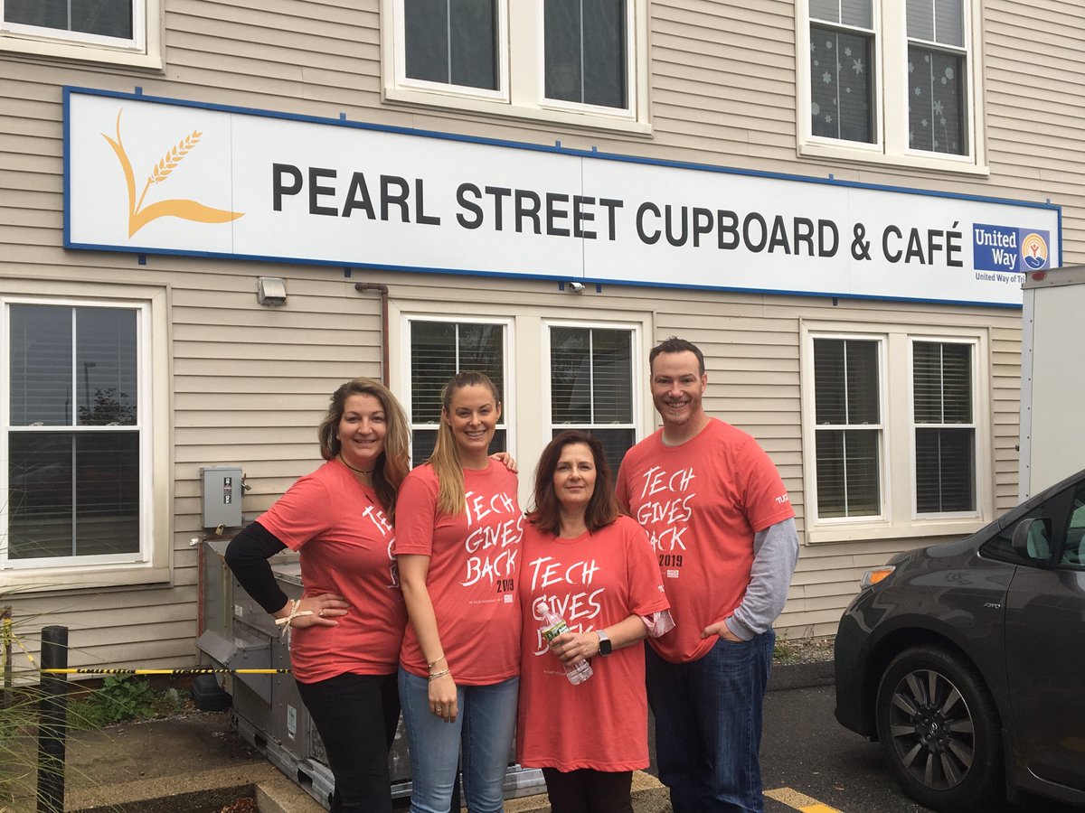 uwoftc's tweet photo. We're thrilled to have a team from @SVB_Financial volunteering through #TechGivesBack2019 at our Pearl Street Cupboard & Cafe today in #Framingham! @tuggorg https://t.co/68pUVqhdl9