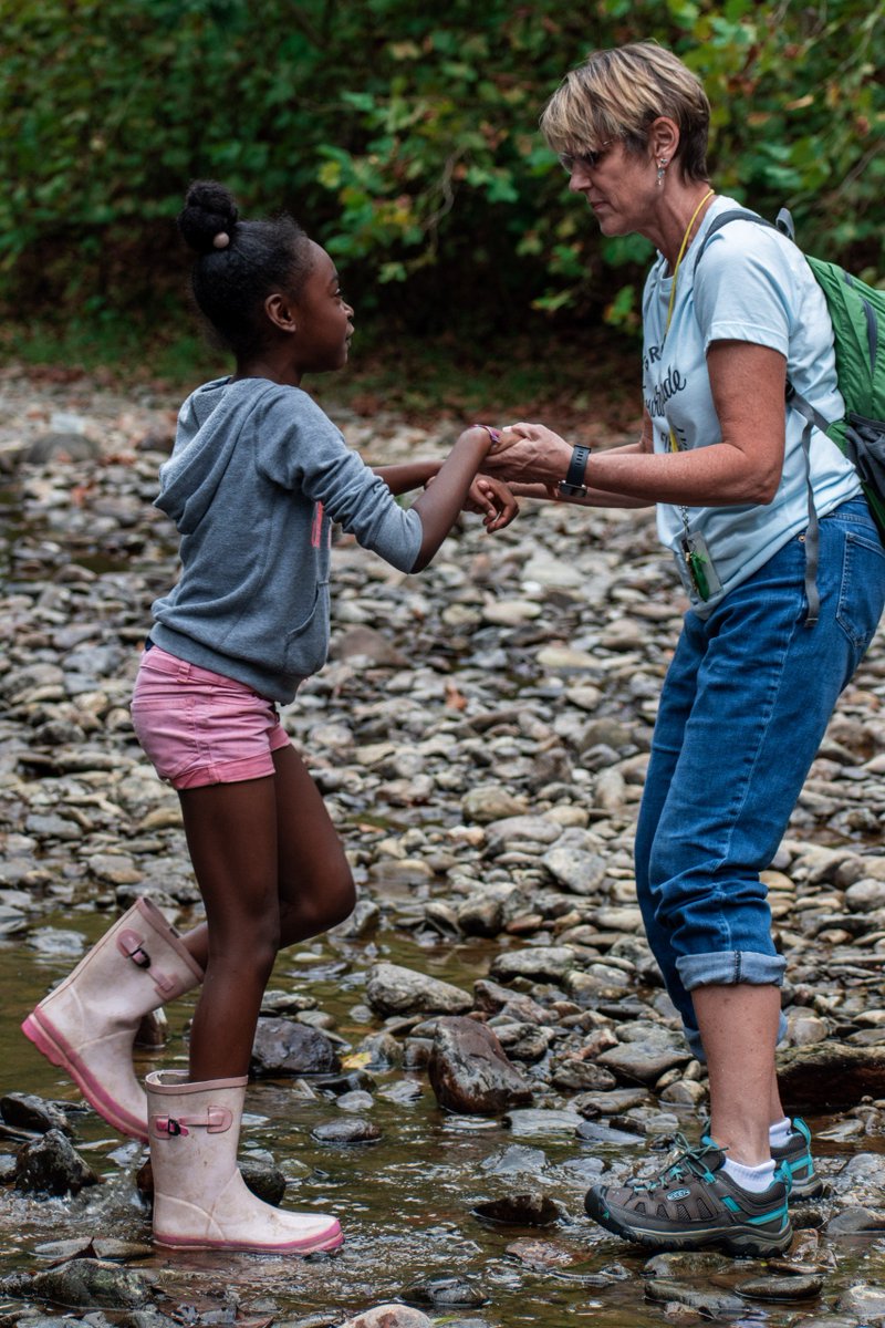 CCS_iSTEM's tweet photo. @CvilleSchools @GreenbrierElem 4th graders learning about their watershed.... Special thank you to the transportation department for getting our teachers and students there and back safely! #STEMed https://t.co/mKc7V1HSFd