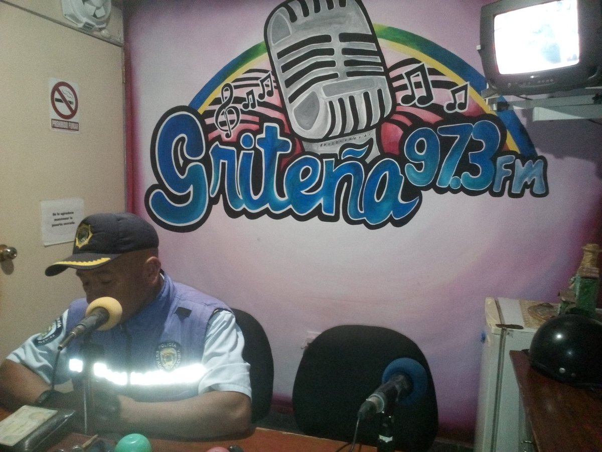 El Policia Es Tu Amigo Por Griteña 97.3 fm.