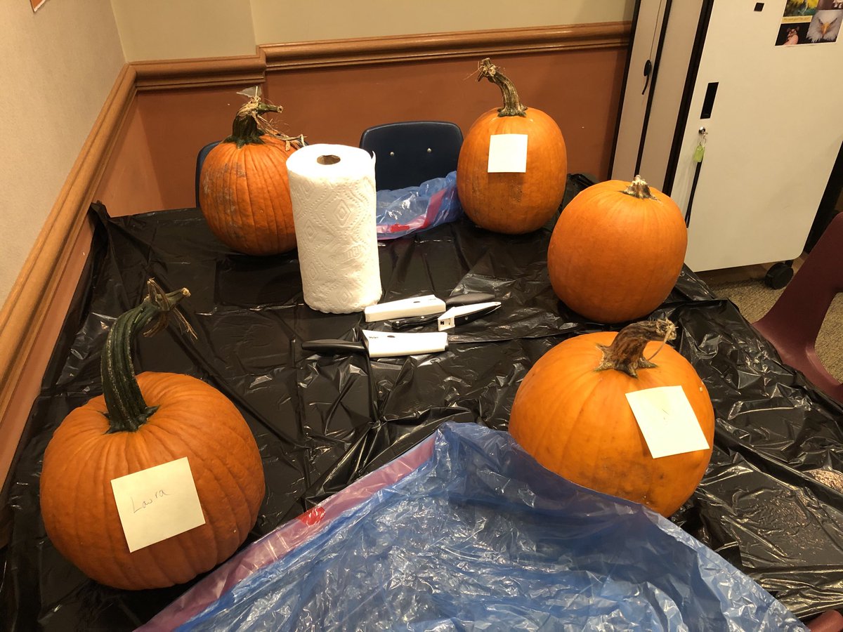 jennkrupicz's tweet photo. ⁦It’s pumpkin carving ⁦@GELAgranderie⁩ Simcoe today...what will these be turned into? Stay tuned.... https://t.co/oZ7uAS8MhL