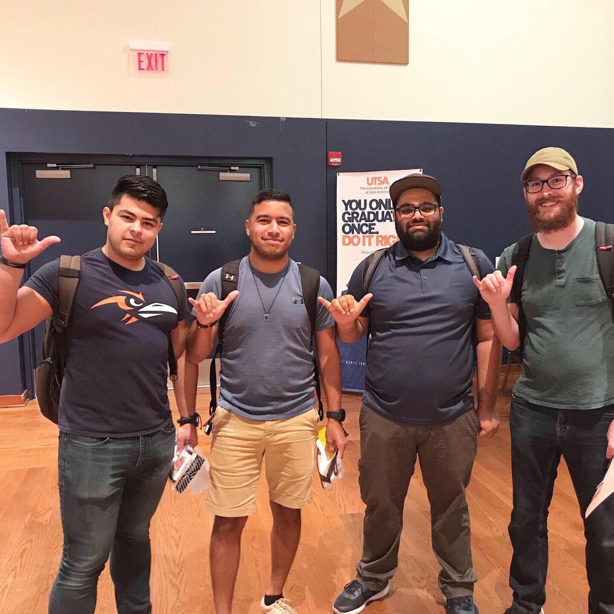 UTSAGetInvolved's tweet image. Calling all UTSA graduates! 🔸🔷 #UTSAGradFest is happening today 10-7 in the HEB SU Ballroom (HSU 1.104/1.106) Make sure to stop by today to help you prepare for commencement 🎓🎊 #utsa #getinvolved #utsagrad19