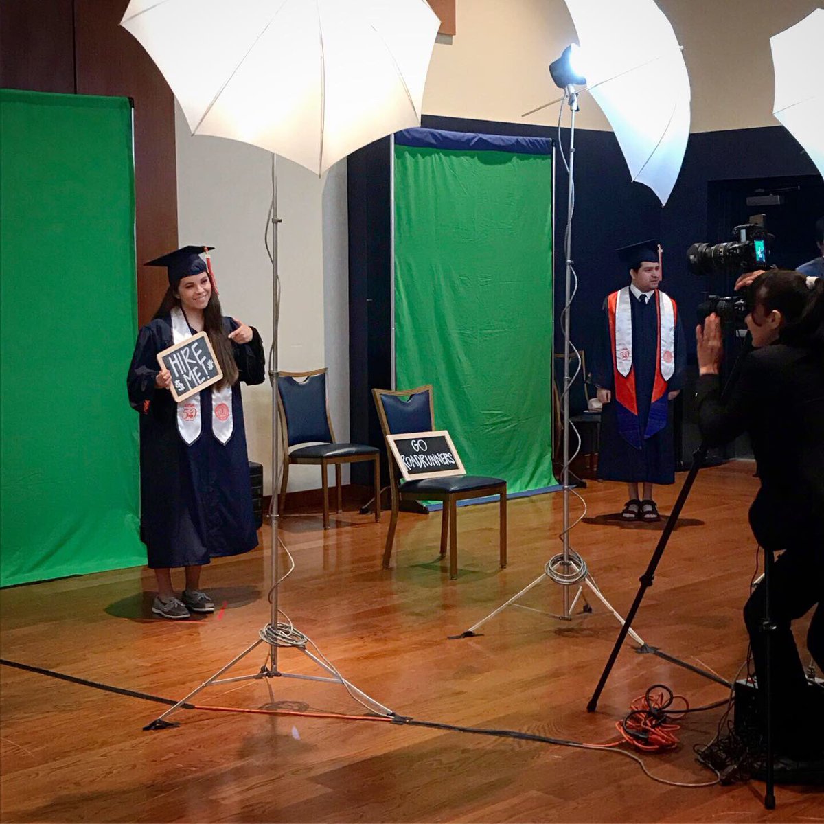 UTSAGetInvolved's tweet image. Calling all UTSA graduates! 🔸🔷 #UTSAGradFest is happening today 10-7 in the HEB SU Ballroom (HSU 1.104/1.106) Make sure to stop by today to help you prepare for commencement 🎓🎊 #utsa #getinvolved #utsagrad19