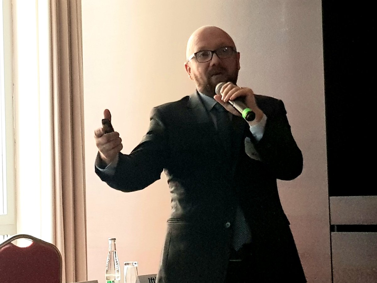 MartinKahanec's tweet image. How to bridge gaps and learn from imperfect data? @CELSI_Ba @WageIndicator @InGRID_project Data Forum on the opportunities and challenges of #DataPooling Brillian keynote @VladKvetan: &quot;Do it, and do it rigorously and transparently, to ask better research questions in the future&quot;