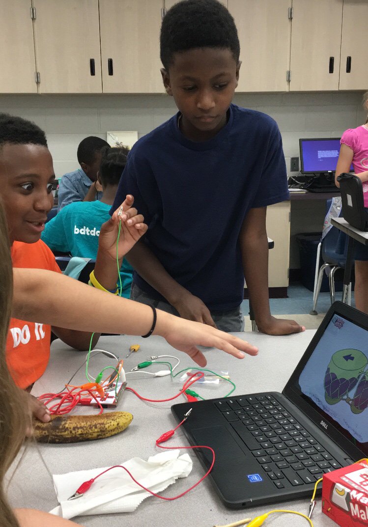 Making circuits with Makey Makey! #circuits #energy #wehavelotsofit #gvstrong