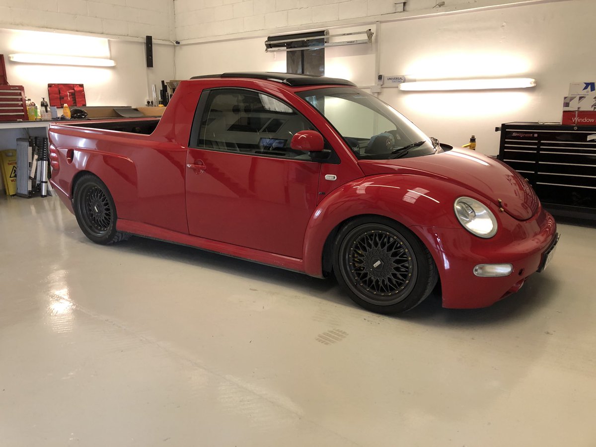 UTWakefield's tweet image. Anybody guess what car this is and what engine it has? 
I know and it still confuses me 😄
#vwbeetle  crossed #BMWe46 

#UniversalTinting #windowtinting #windowfilm #tinting #solarfilm #commercialwindowtinting #residentialwindowtinting #carwindowtinting UniversalTinting.co.uk