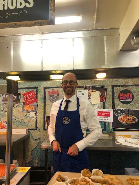ThomasKnyvett's tweet photo. Just to show that we can turn our hands to anything! Our very own Head of School, Mr Beeson, is supporting the canteen team today and we know the students (and staff) are very grateful
#PROUD #nojobistoosmall https://t.co/4lzl0ryl8H