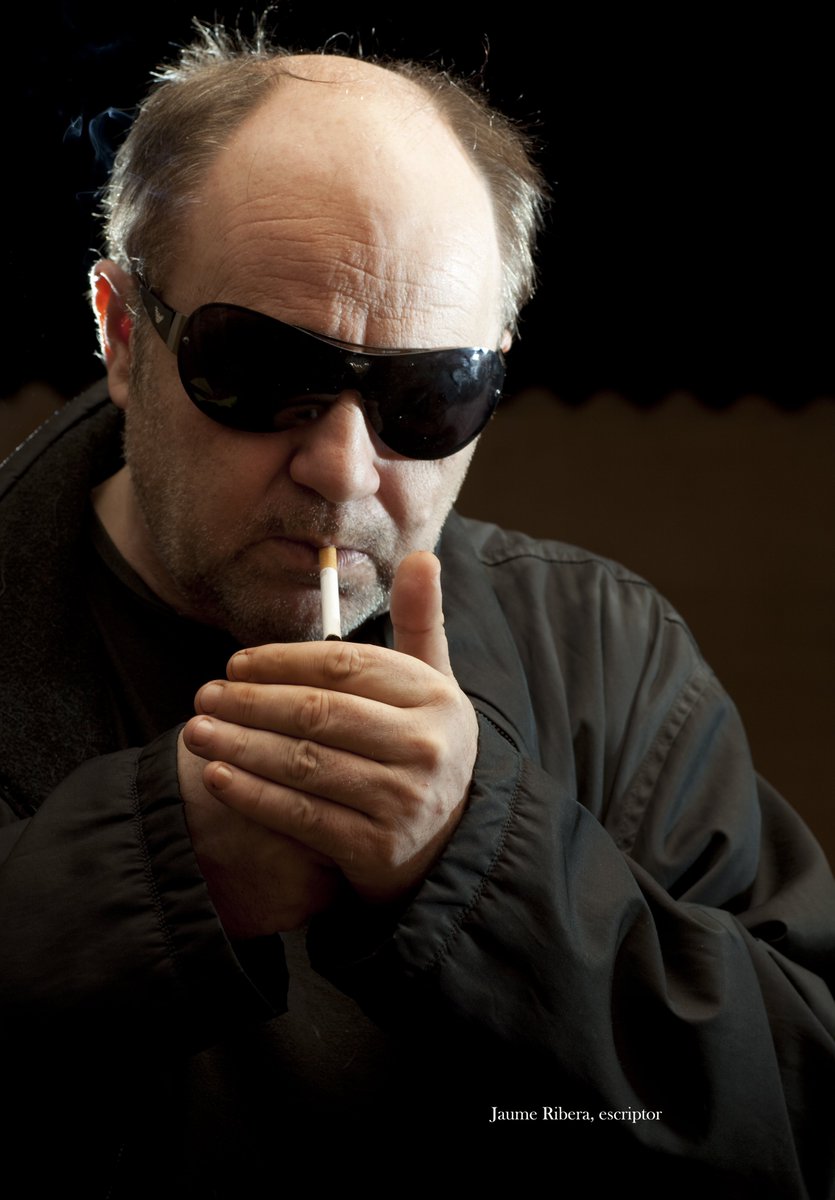 LlegimOKe's tweet photo. 🙈Us ho vàreu perdre?
Des d'aquí podeu accedir a la gravació del programa d'ahir, dedicat a la #Novel·laDetectivesca
⏩https://t.co/VQWM4y75Fl
Escolteu #JaumeRibera, ens parla de la seva obra. Qui no ha sigut lector de les aventures d’en #Flanagan ?
a #Castellterçol #llegim😎 https://t.co/OewYfSj8TN