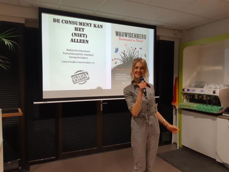 Smaackmakers's tweet photo. Deze week: duurzaamheidsweek in Woudenberg! Gisteren mocht Smaackmakers een lezing geven over biodiversiteit, voedsel en de voedselomgeving. Een mooi gesprek over wat #gemeentes kunnen doen en wat je als #consument kan doen. Let’s turn around the #default! #futureprooffood https://t.co/YwnVA7hI8z