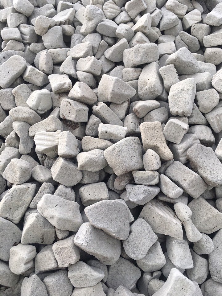 HelsinkiKymp's tweet photo. Tiesitkö, että lasinkeräykseen viemäsi hillopurkki voi päätyä Hämeentien työmaalle kierrätysmateriaaliksi?
Lue lisää, jos vaahtolasi kiinnostaa: https://t.co/3hqxKxDNXy
#Helsinki #Hämeentie #kiertotalous https://t.co/APLIARZucI