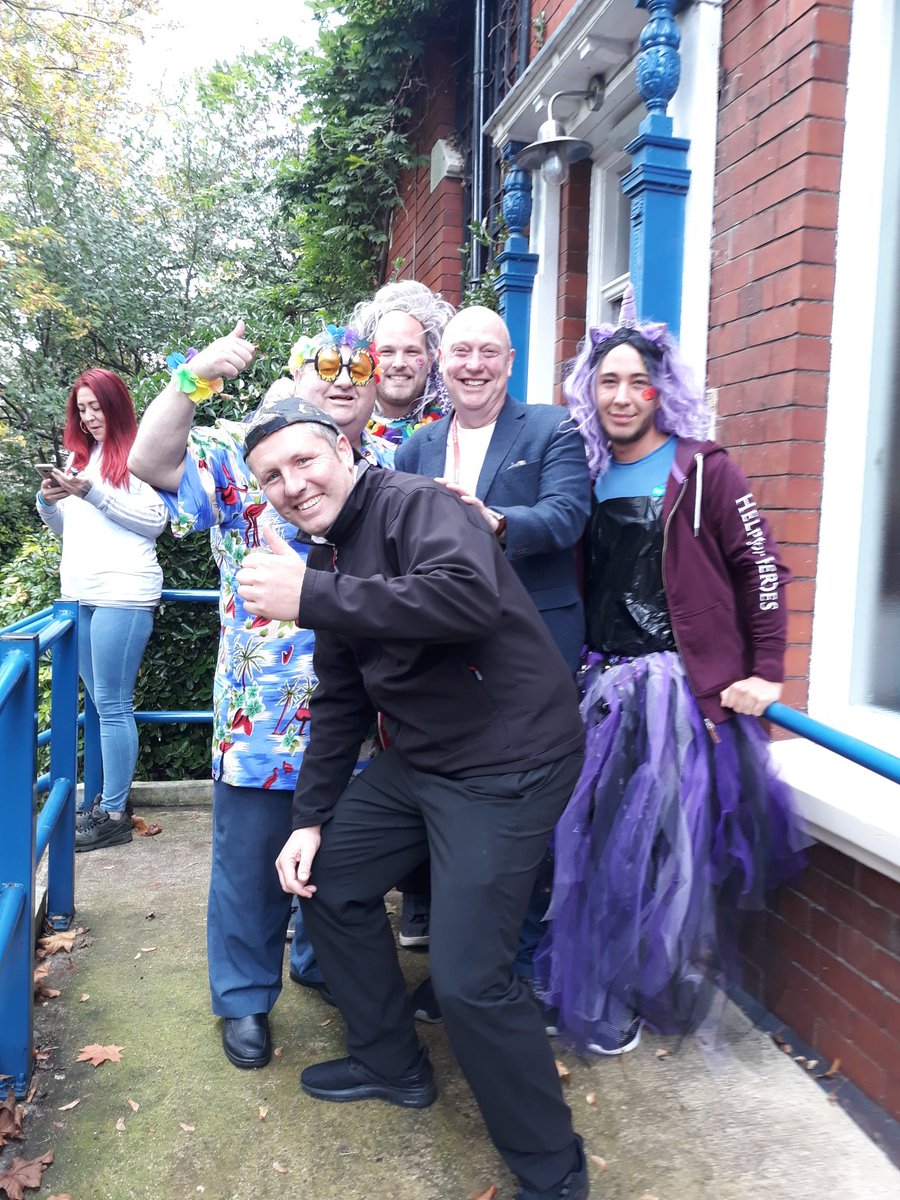 CentralAreaTeam's tweet photo. @glynbutcher @pfgdoncaster #community #WorldMentalHealthDay2019 #walkforwellness #worldmentalhealthday 1st stop off #centralteam #parnershipwork #doncasterisgreat https://t.co/dkgxacSGWk