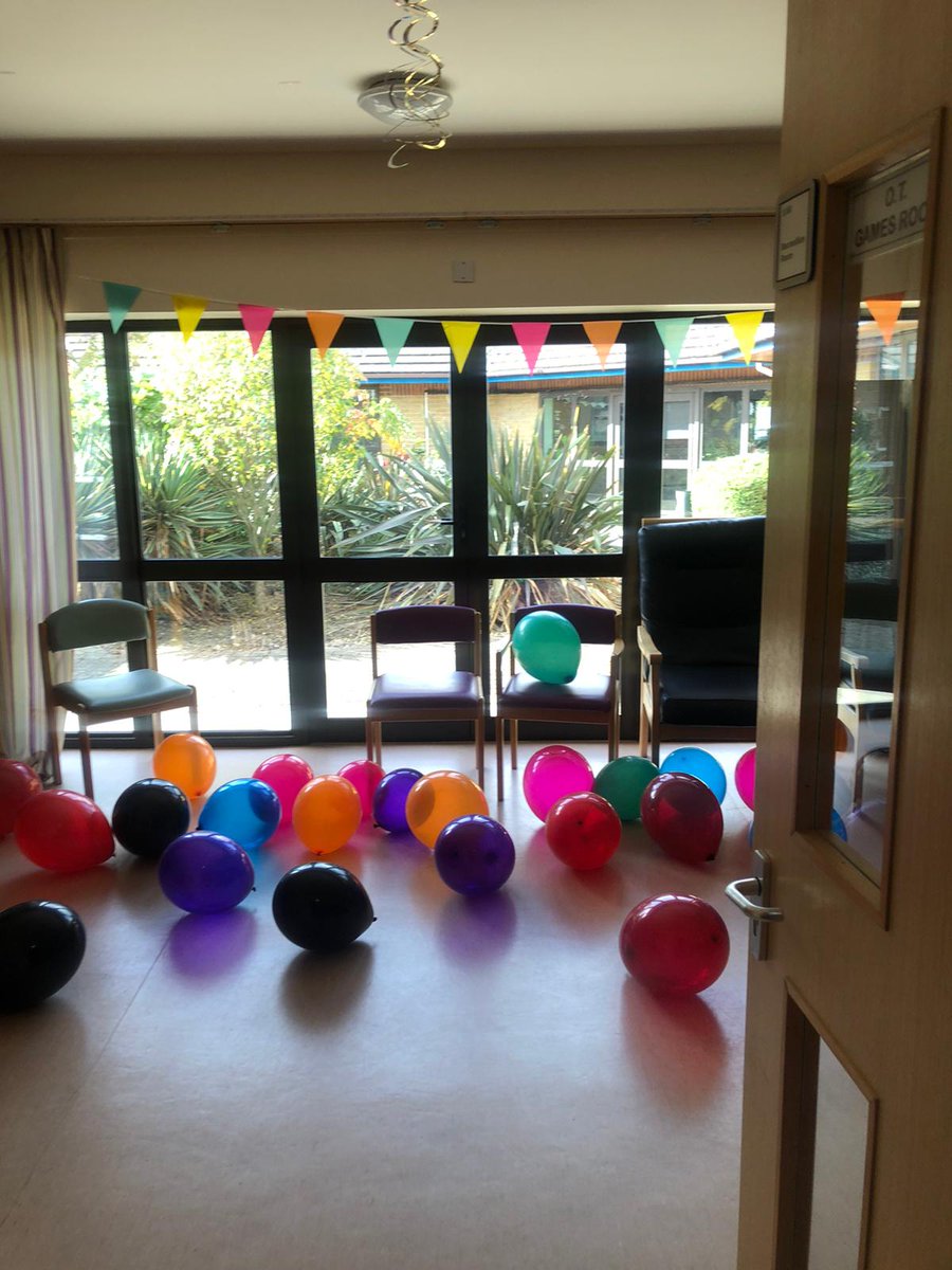 LBHMatron's tweet photo. Celebrating World Mental Health day at LBH with Indian head massage, recovery boxes,relaxation &amp; a disco #kmptproud @marymumvari @GuyPowell16 @Evadine3 @lisa_medhurst @Tumi_Banda @SaffyJ @MicheleStreatf2 @ https://t.co/XCtLKQGftm