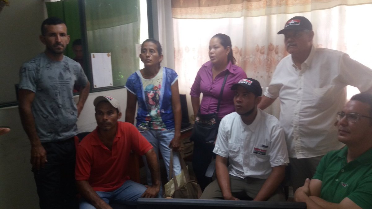 #TupamaroYaracuyEnDefensadelCampesino: Reunidos en el @INTI dirección política de .<a href="/YaracuyMRT/">@Tupamaroyaracuy</a> San/Felipe en defensa de nuestros productores víctimas del hampa y los"Gestores".
<a href="/JosePintoMRT/">Jose Pinto</a> 
<a href="/AresDiFazio/">𝘼𝙧𝙚𝙨 𝘿𝙞 𝙁𝙖𝙯𝙞𝙤</a> 
<a href="/AlRojoVivo_MRT/">Al Rojo Vivo Venezuela</a> 
<a href="/luder2021/">Luder.Araque MRT</a> 
@TupaTV_CentroOc  <a href="/DPresidencia/">Despacho Presidencia</a>
