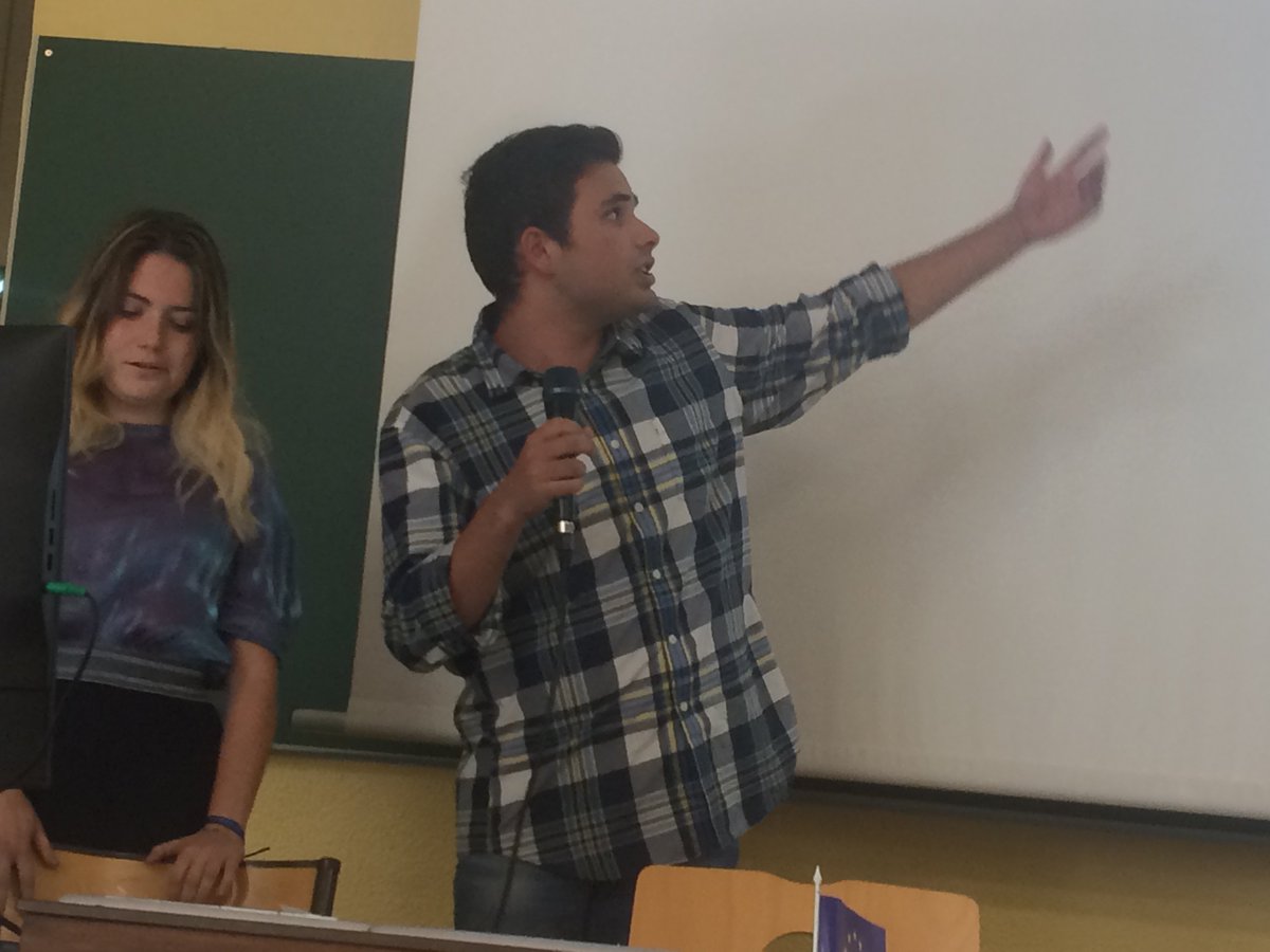 Francois_Devred's tweet photo. L’Alee et l’ @CorpoPharmaAE2P présentent le programme d'échange #twinnet
@facpharmarseill @univamu #ErasmusPlus #Erasmusdays2019 https://t.co/fyihPh9MUb