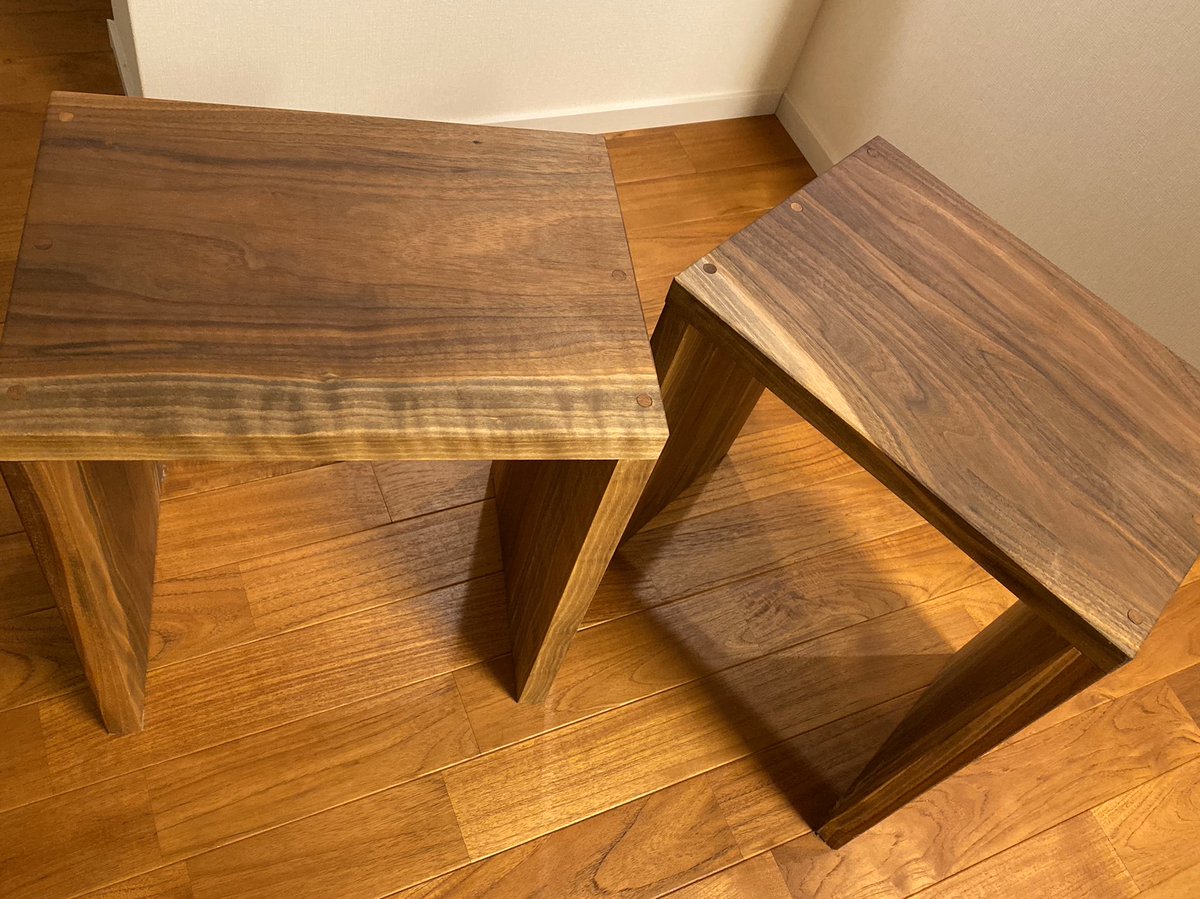 くるみの木 Diyでナイトテーブルを2台作りました ウォルナットの無垢材をプレーナーを掛けるところから始めて オスモカラーで仕上げました やぱ無垢はいいなぁ Diy ウォルナット オスモカラー くるみの木 Diyでナイトテーブルを2台作りました ウォルナットの無垢材をプレーナーを掛けるところから始めて オスモカラーで仕上げました やぱ無垢はいいなぁ Diy ウォルナット オスモカラー